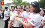 Hàng nghìn người đi bộ kêu gọi 